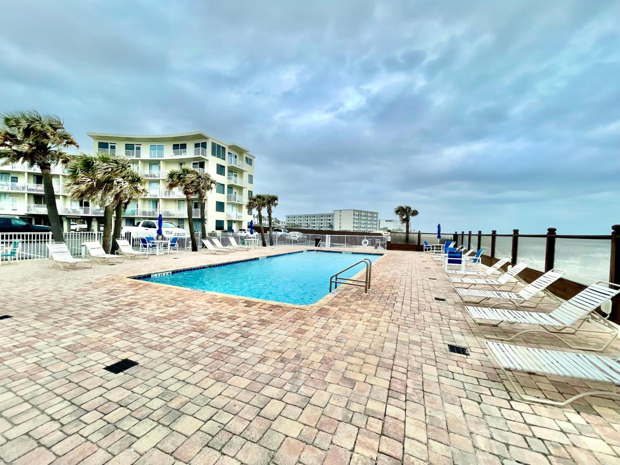 Sunset Studio Daytona Beachfront Exterior photo